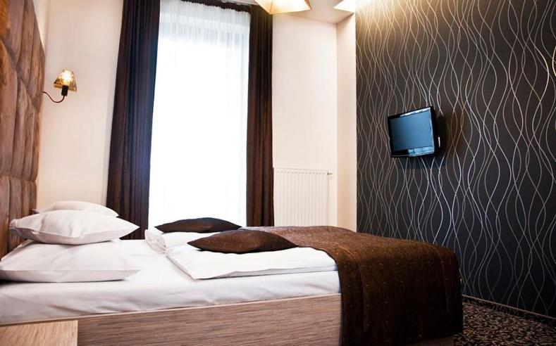 Hotel Vis A Vis Olesnica  Quarto foto